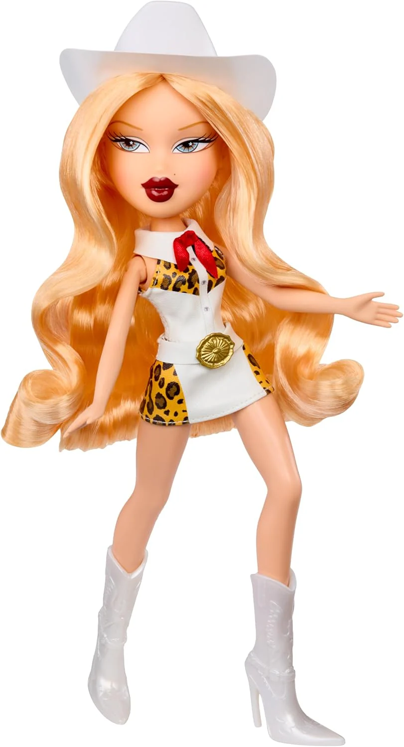 Bratz Sassy Stampede Cloe - Collectable Fashion Doll - Western Cowgirl Style Doll with Outfit and Accessories - Image 3