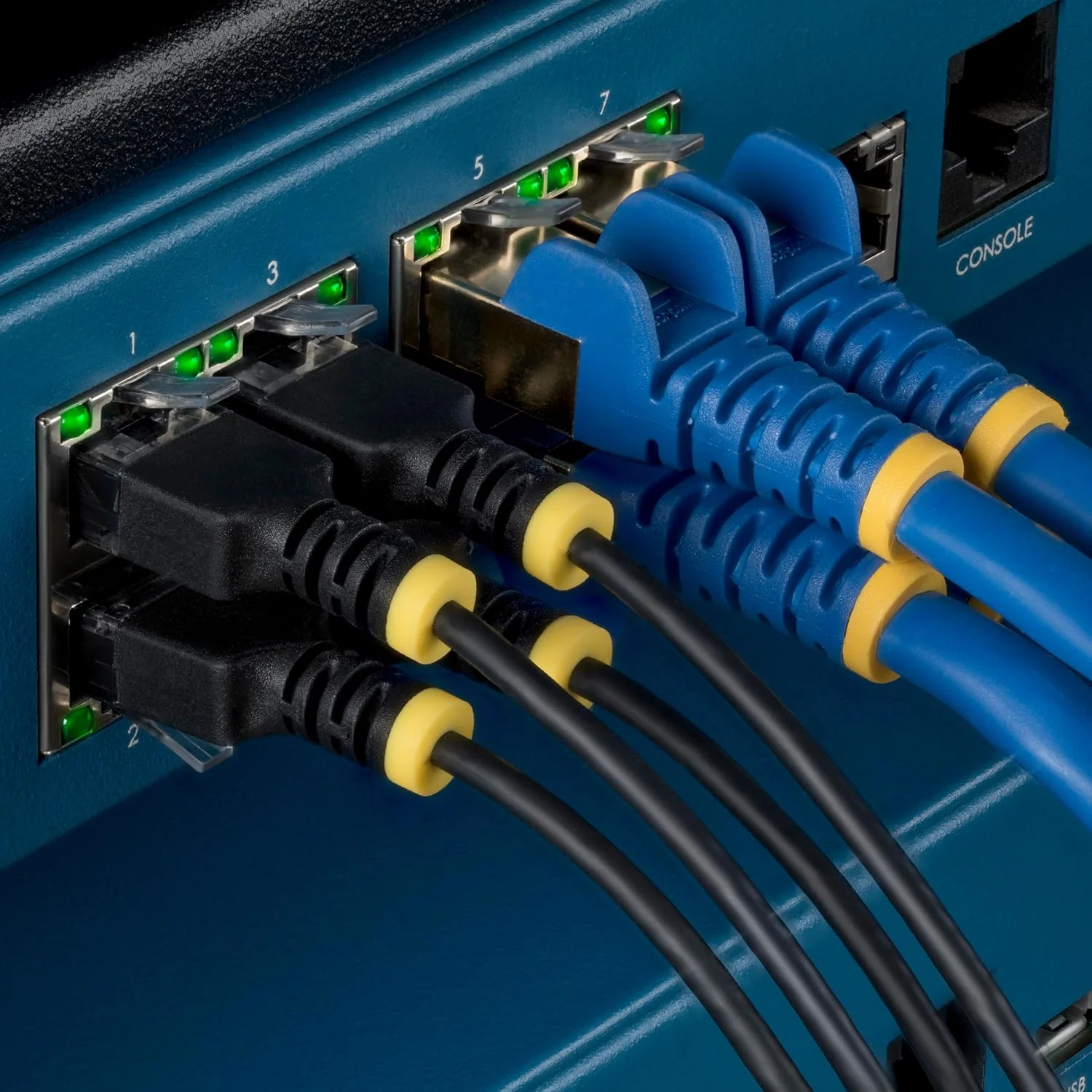StarTech Cavo Ethernet CAT6a Ultra Sottile da 15 cm Nero, Snagless, UTP in Rame Puro 34AWG, Cavo Patch RJ45 Sottile, Sottoposto a Test Fluke - Image 6