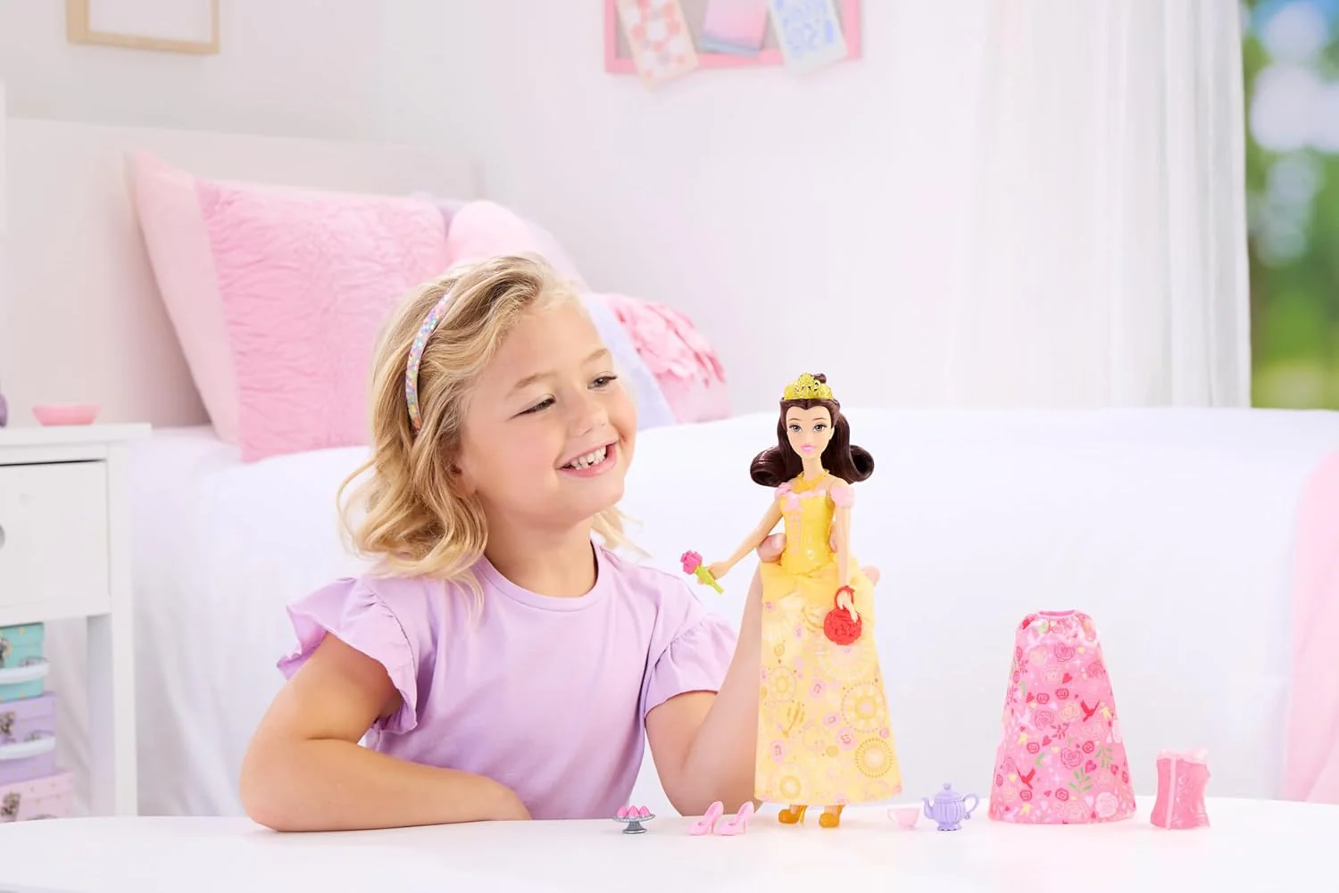 Disney Princess - Storytelling Belle Doll (Jfj82) - Image 7