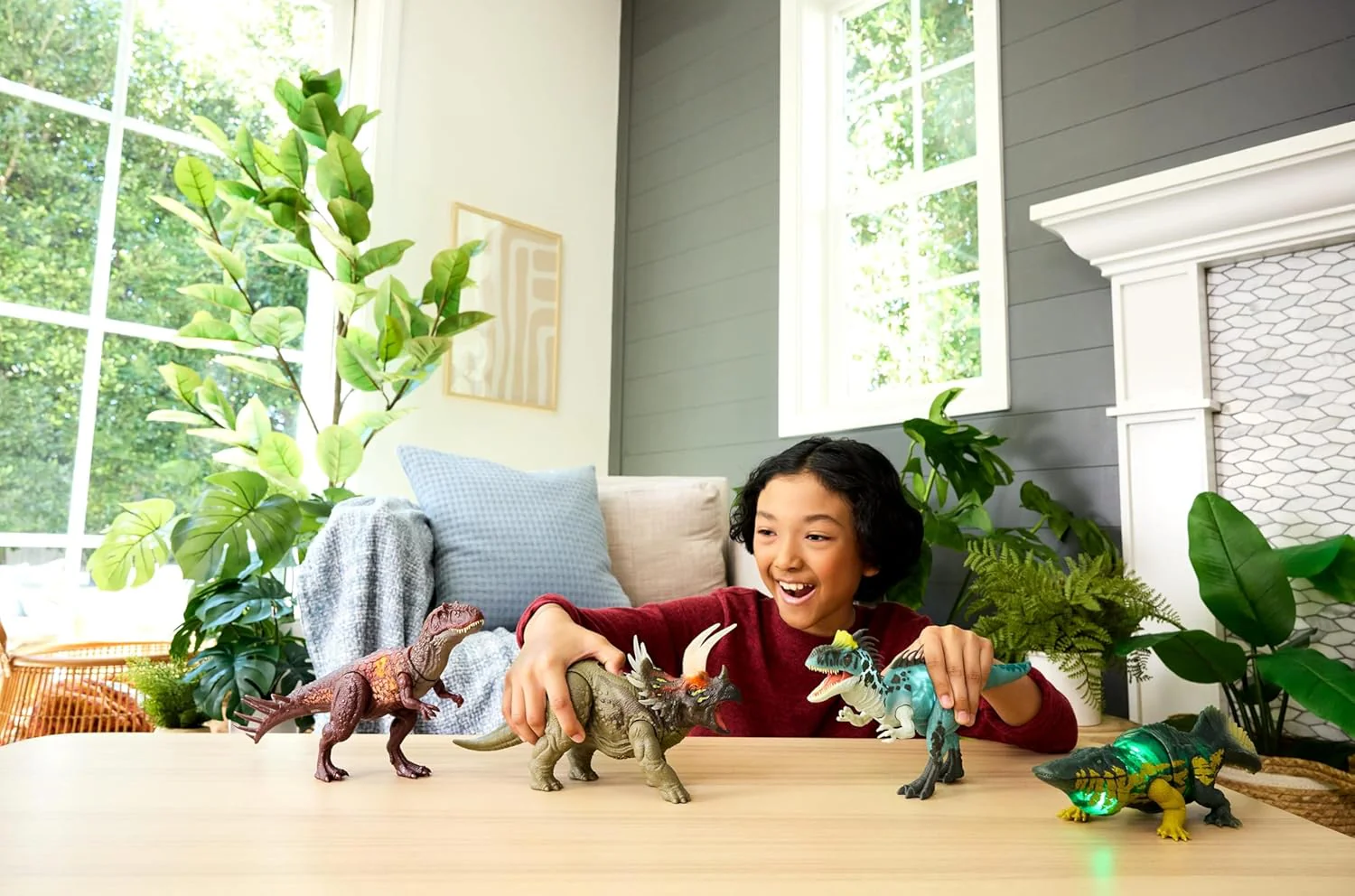 Mattel Jurassic World Wild Roar Triceratops - Image 6