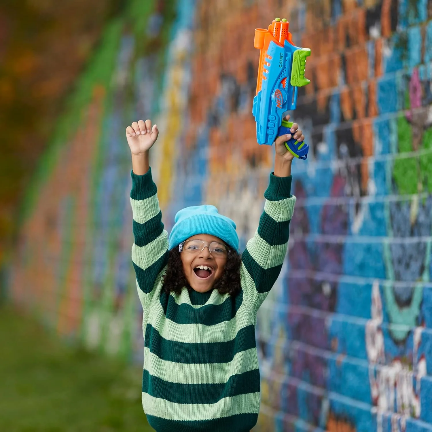 NERF Elite Junior Ultimate Starter Set, 2 Easy Play Blasters, 15 Darts for Kids Outdoor Games, Ages 6 & Up - Image 3