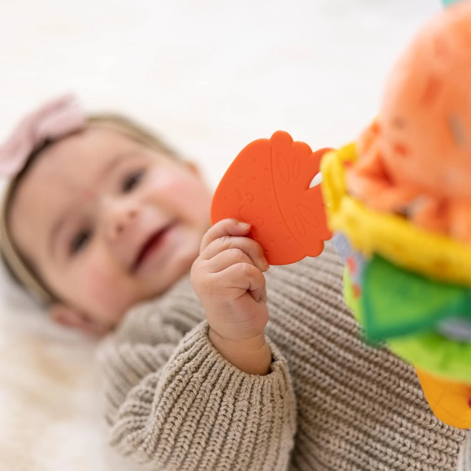 Melissa & Doug Ice Cream Take-Along Clip-On infant toy with sound and vibration - Early development & activity toys - Soft play food baby toys 0 months plus - Baby girl & baby boy toys - Image 2