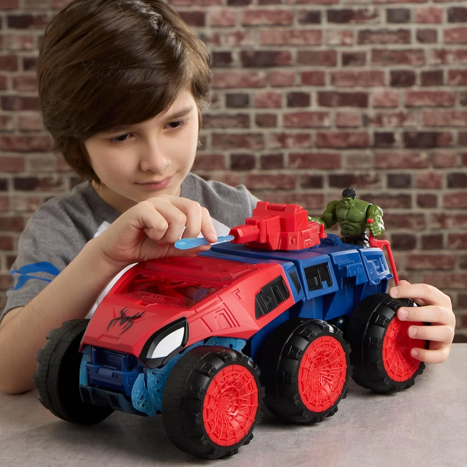 Marvel Spider Day 2-in-1 Super Mampf-Fahrzeug, Fahrzeug für Action-Figuren (11,4 cm), Superhelden-Spielzeuge und Figuren, ab 4 Jahren - Image 4