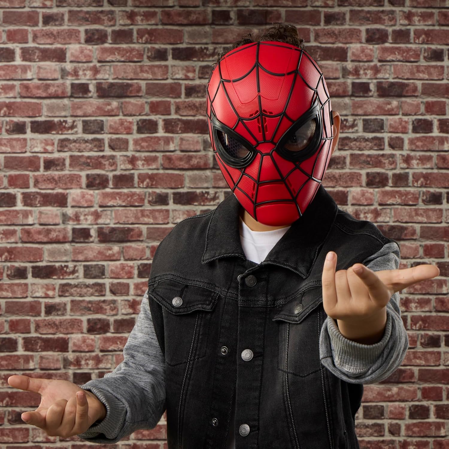 Marvel Studios Spider-Man: Brand New Day Wisecrackin’ Glow Mask, Electronic Role-play Toy, Super Hero Costume Mask and Toys for Kids, Ages 5+ - Image 2