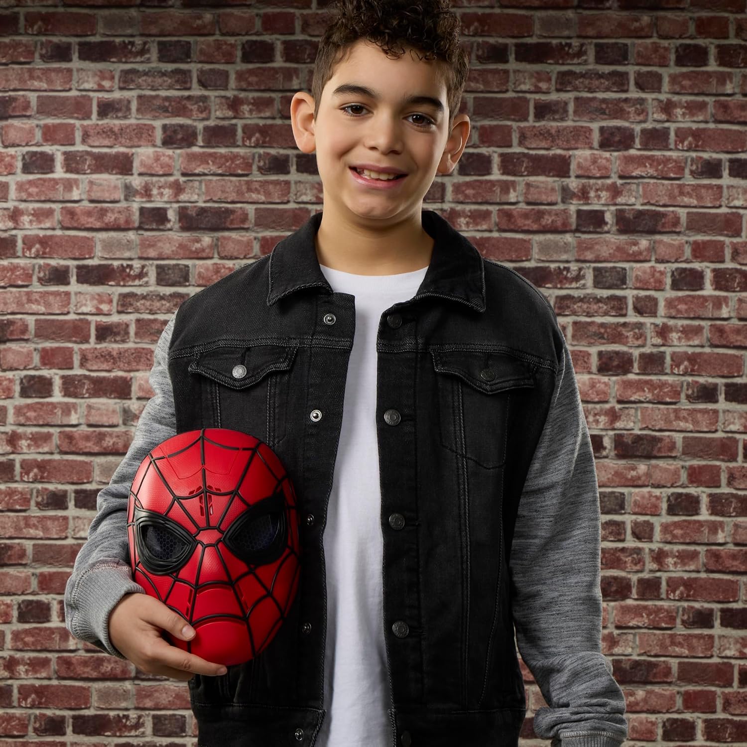 Marvel Studios Spider-Man: Brand New Day Wisecrackin’ Glow Mask, Electronic Role-play Toy, Super Hero Costume Mask and Toys for Kids, Ages 5+ - Image 4