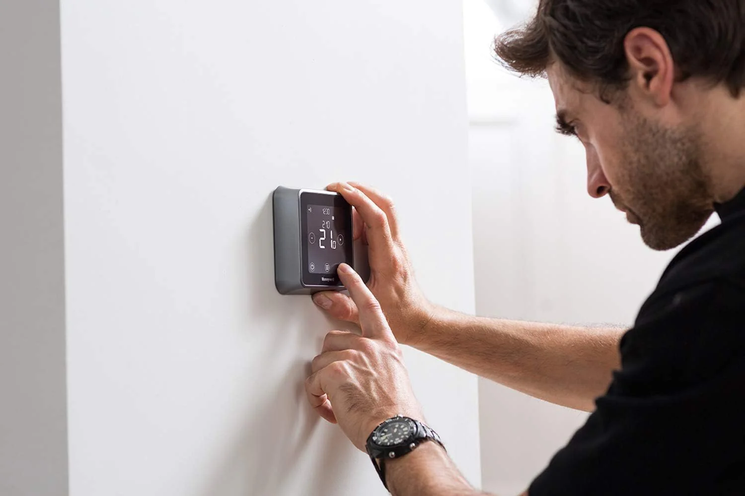 Honeywell Y6R910Wf6042 T6 Draadloze Kamerthermostaat Montagewijze: Opbouw (Op Muur) 1 Stuk(S) - Image 6