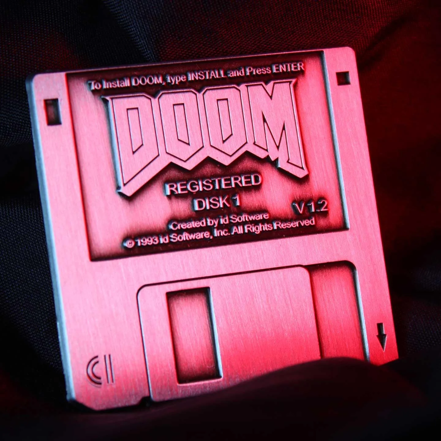 DOOM Floppy Disk Limited Edition Pin Badge, 45 x 45mm, Metall Gummi - Image 6