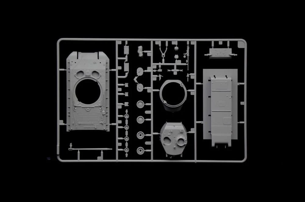 Italeri - 1/56 M4a3e8 Sherman Fury - Image 7