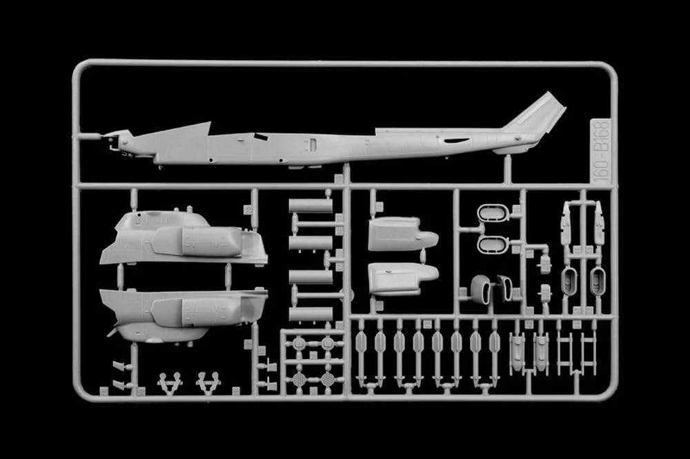 Italeri 90160 AH-1W Super Cobra 1:72 Scale Plastic Model Kit/Model Assembly - Image 6