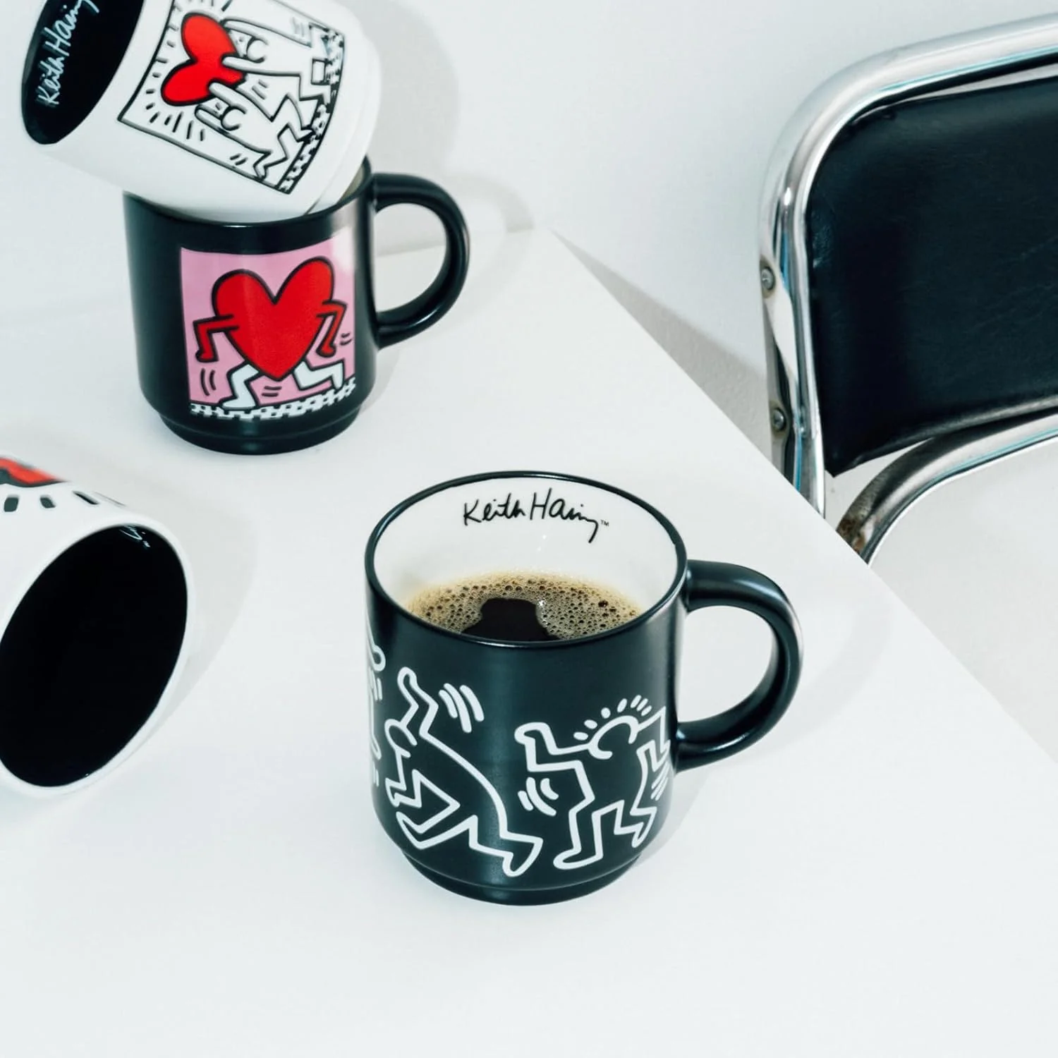 SET OF 4 KEITH HARING CUPS - Image 3