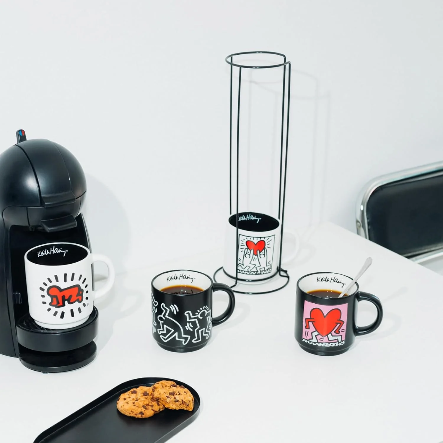 SET OF 4 KEITH HARING CUPS - Image 7