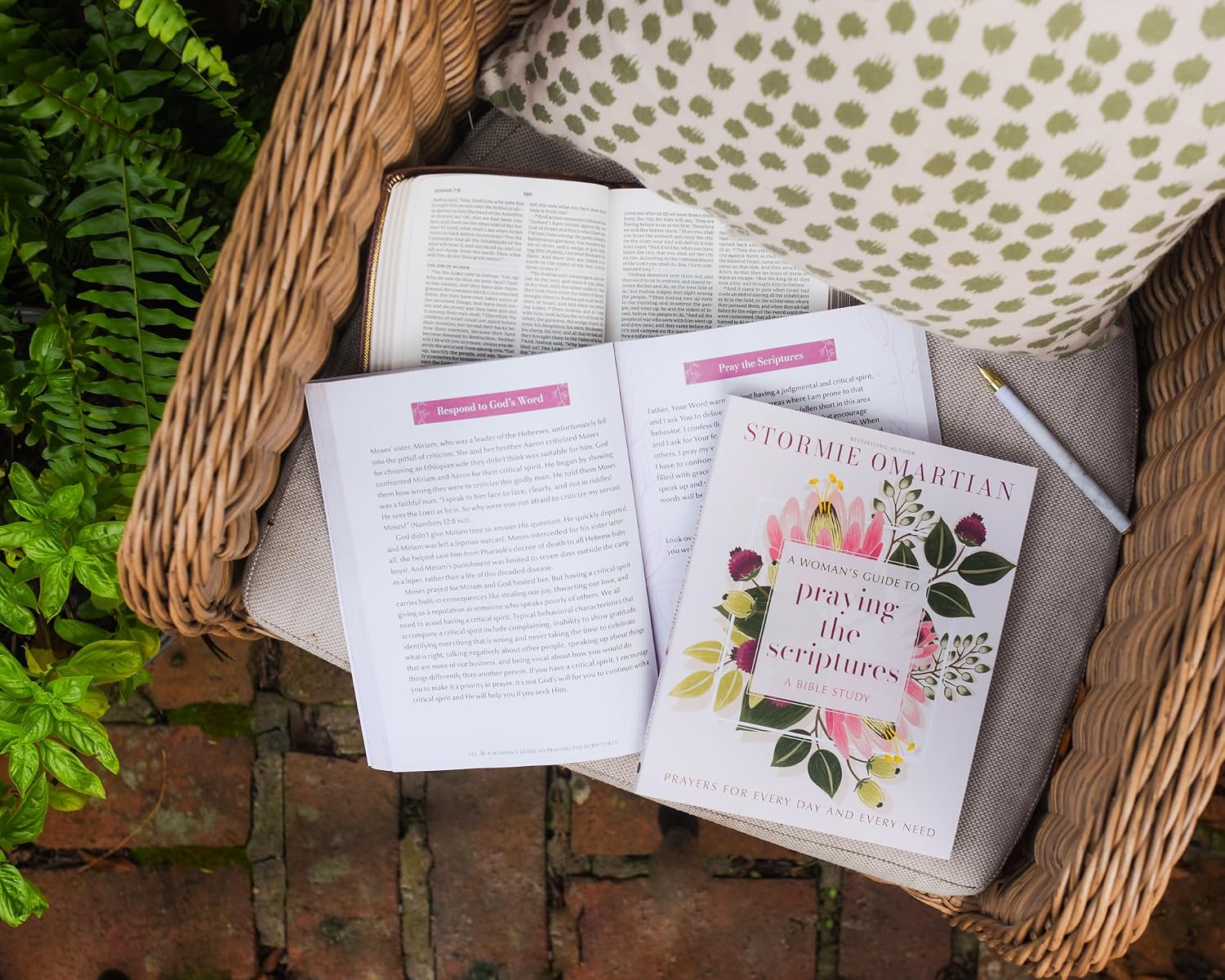 A Woman's Guide to Praying the Scriptures: Prayers for Every Day and Every Need (A Prayer Bible Study - Image 4